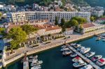LAZURE HOTEL & MARINA