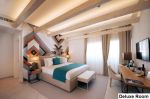 LAZURE HOTEL & MARINA